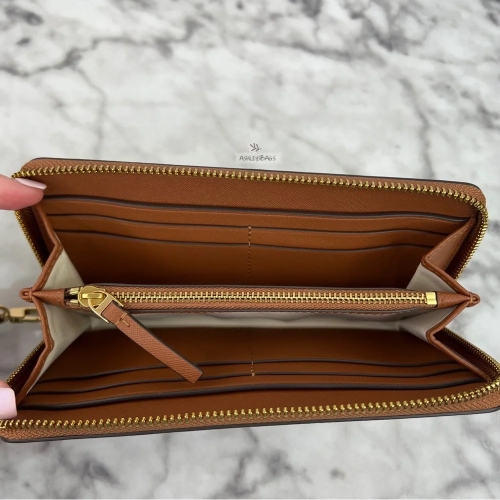 Tory Burch Emerson Printed Zip Continental Wallet Wristlet In Leopard Print